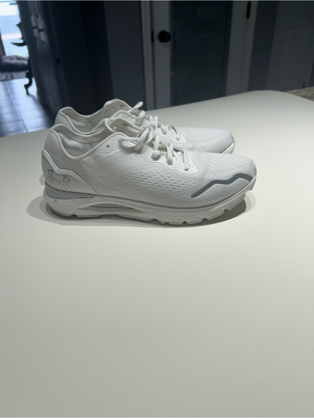 Under Armour woman’s White Sonic 6  Running Sneakers